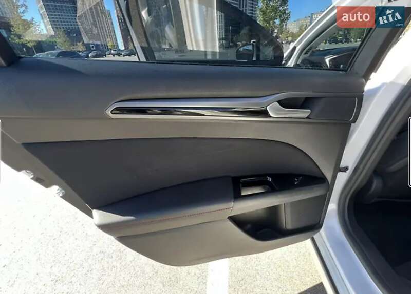 Седан Ford Fusion 2013 в Киеве