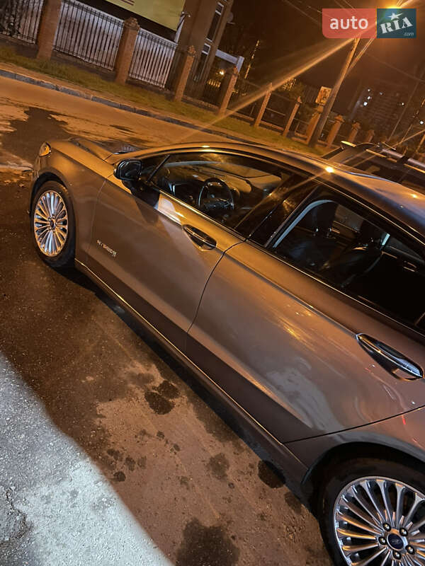 Седан Ford Fusion 2013 в Одесі