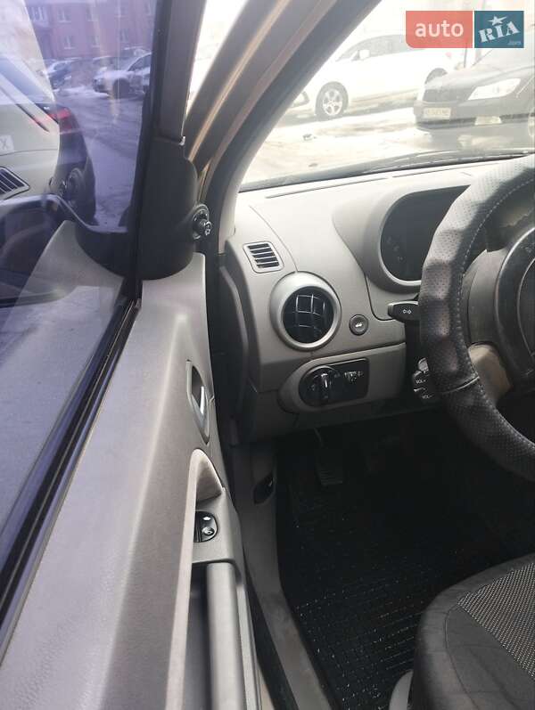 Хэтчбек Ford Fusion 2003 в Виннице