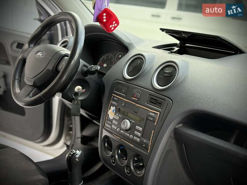 Хэтчбек Ford Fusion 2006 в Ивано-Франковске