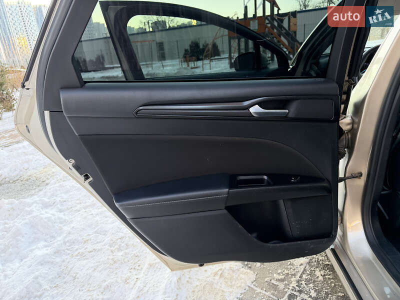 Седан Ford Fusion 2018 в Киеве фото 12 Седан Ford Fusion 2018 в Киеве