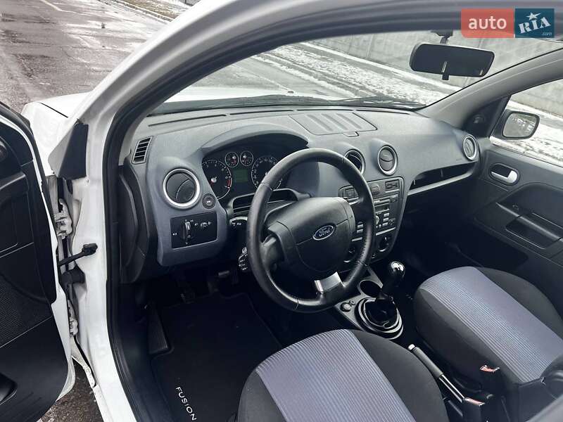 Хэтчбек Ford Fusion 2011 в Кременчуге фото 22 Хэтчбек Ford Fusion 2011 в Кременчуге