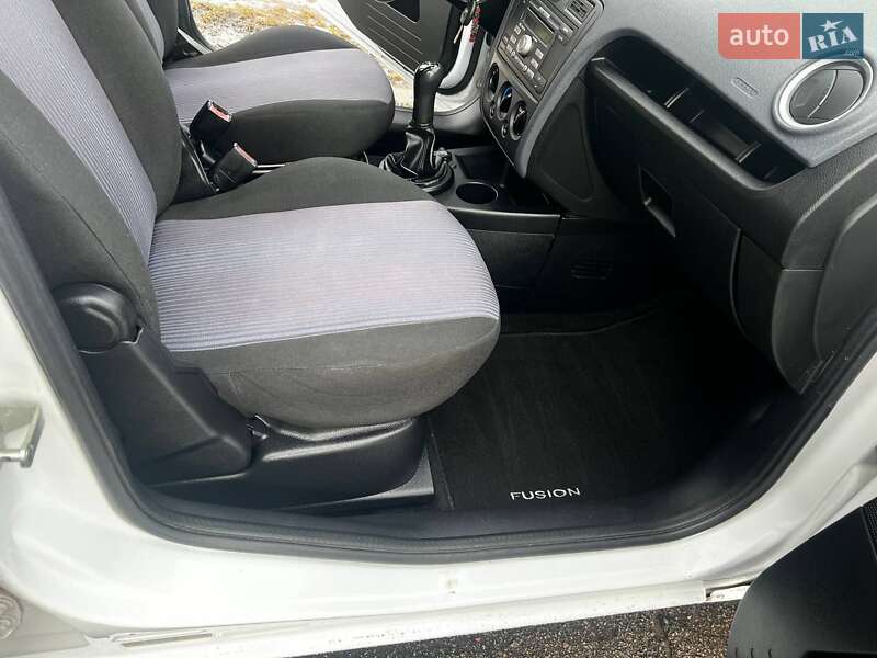Хэтчбек Ford Fusion 2011 в Кременчуге фото 31 Хэтчбек Ford Fusion 2011 в Кременчуге