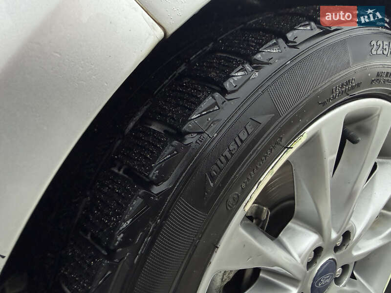 Седан Ford Fusion 2017 в Дубно