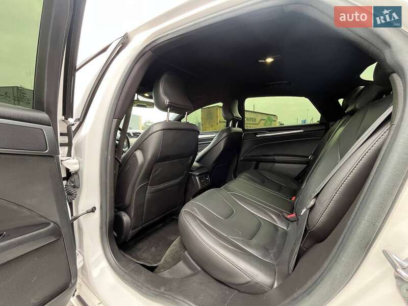 Седан Ford Fusion 2015 в Миколаєві