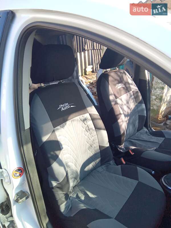 Хэтчбек Ford Fusion 2010 в Кропивницком фото 14 Хэтчбек Ford Fusion 2010 в Кропивницком