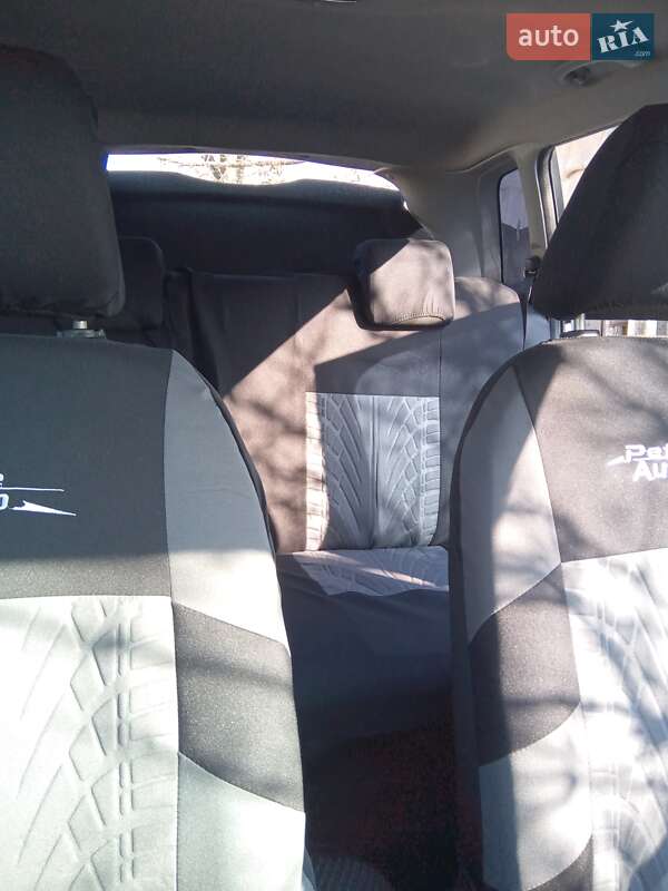 Хэтчбек Ford Fusion 2010 в Кропивницком фото 15 Хэтчбек Ford Fusion 2010 в Кропивницком