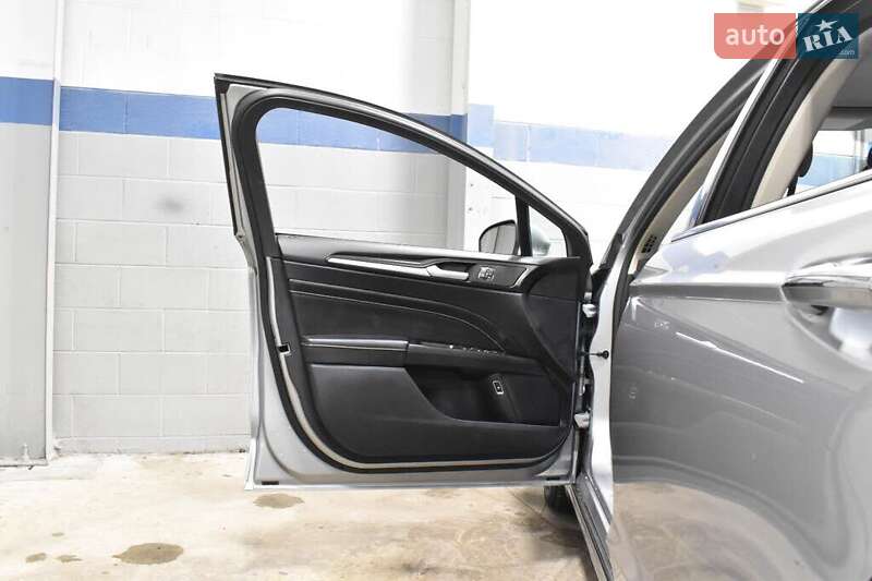 Седан Ford Fusion 2020 в Львове