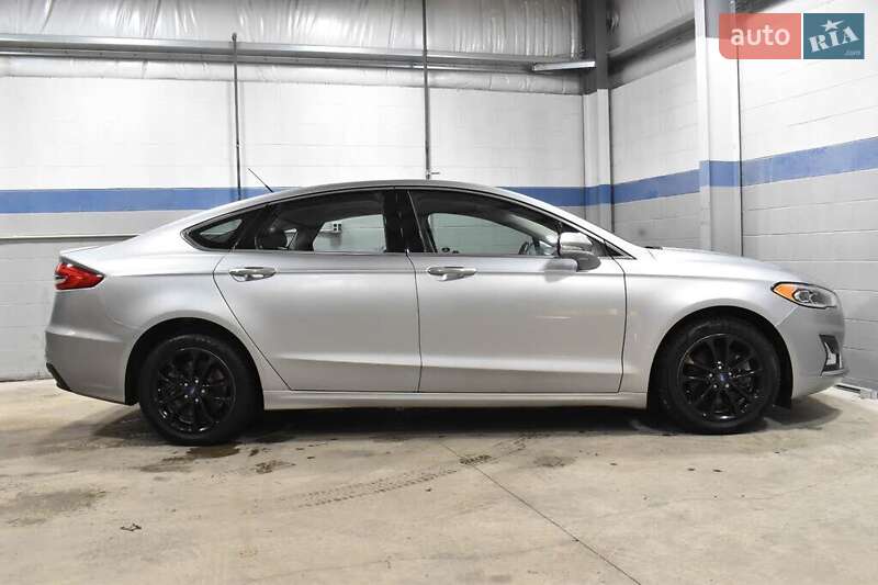 Седан Ford Fusion 2020 в Львове