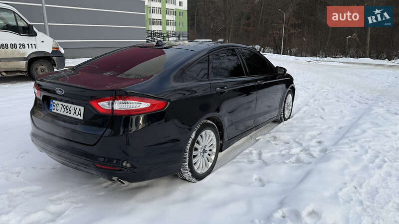 Седан Ford Fusion 2015 в Львові