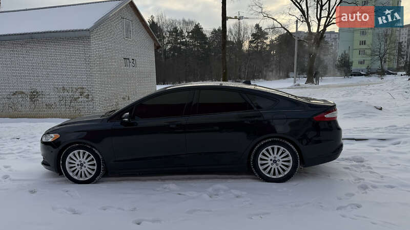Седан Ford Fusion 2015 в Львові