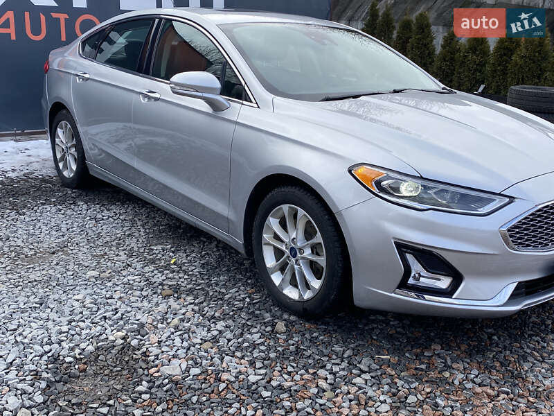 Седан Ford Fusion 2019 в Львове