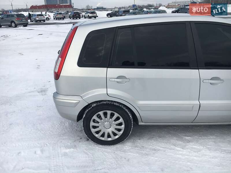 Хетчбек Ford Fusion 2010 в Києві