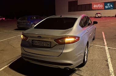 Седан Ford Fusion 2015 в Измаиле