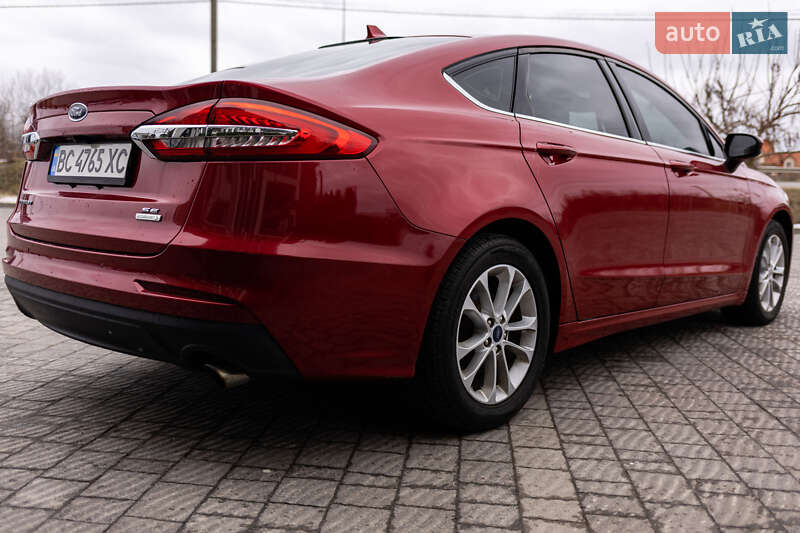 Седан Ford Fusion 2020 в Стрые