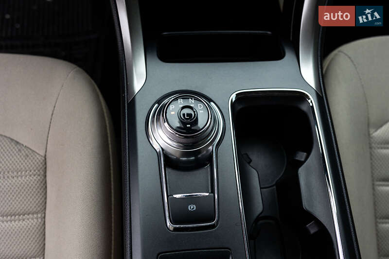 Седан Ford Fusion 2020 в Стрые