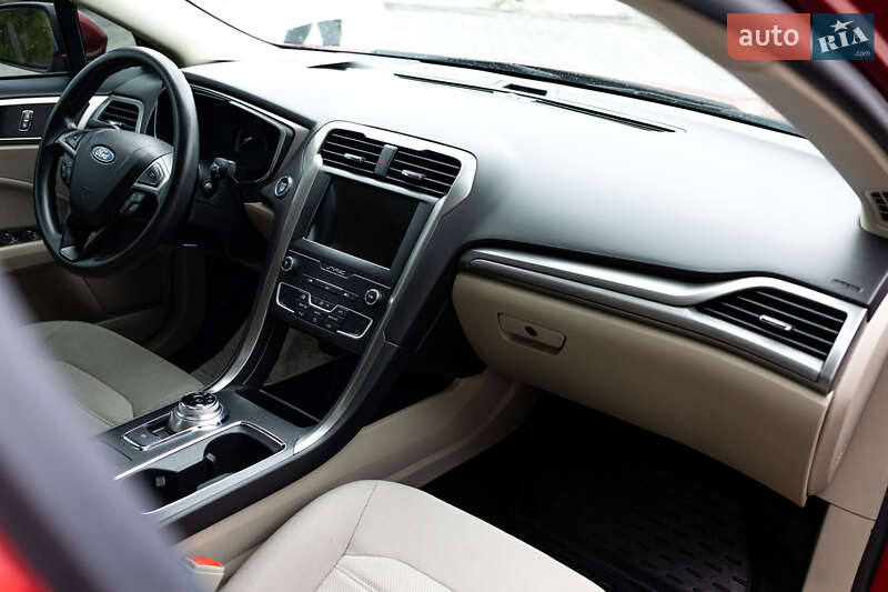 Седан Ford Fusion 2020 в Стрые