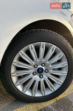 Седан Ford Fusion 2013 в Киеве