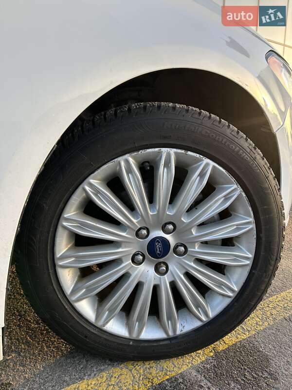 Седан Ford Fusion 2013 в Киеве