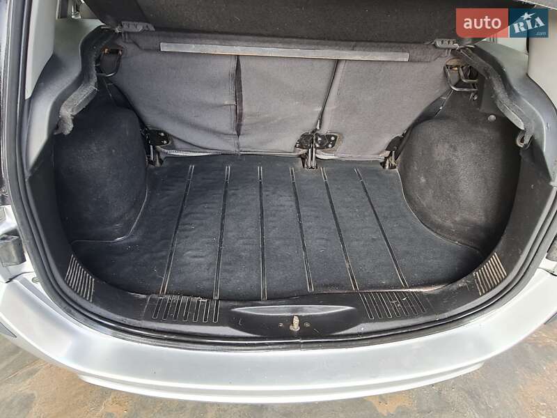 Хэтчбек Ford Fusion 2008 в Новом Роздоле