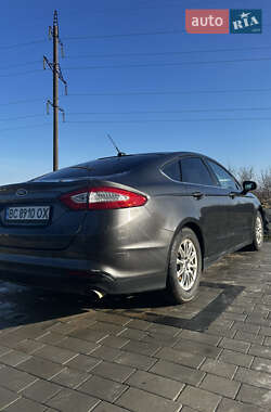 Седан Ford Fusion 2015 в Дрогобыче