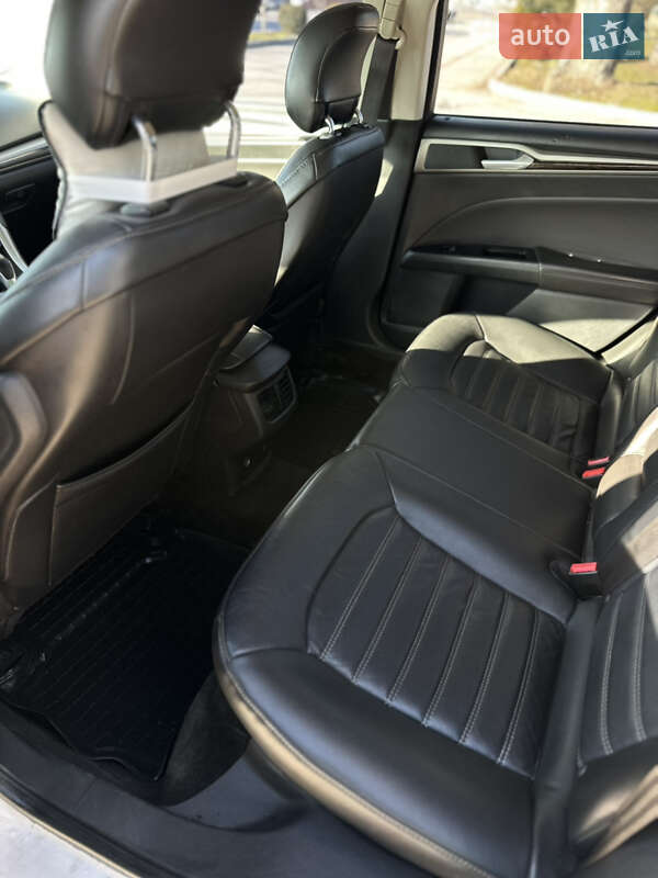 Седан Ford Fusion 2012 в Измаиле