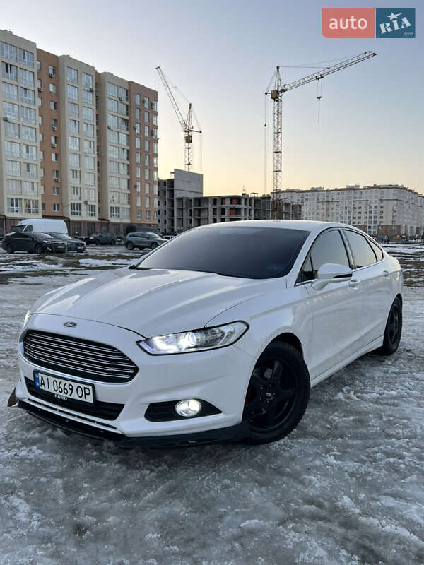 Седан Ford Fusion 2014 в Киеве фото Седан Ford Fusion 2014 в Киеве