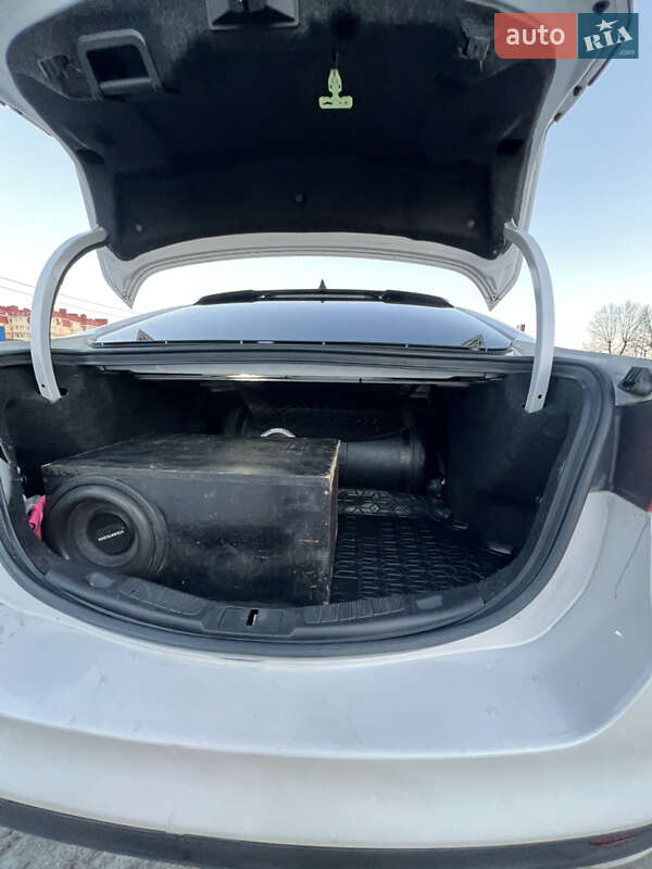 Седан Ford Fusion 2014 в Киеве фото 34 Седан Ford Fusion 2014 в Киеве