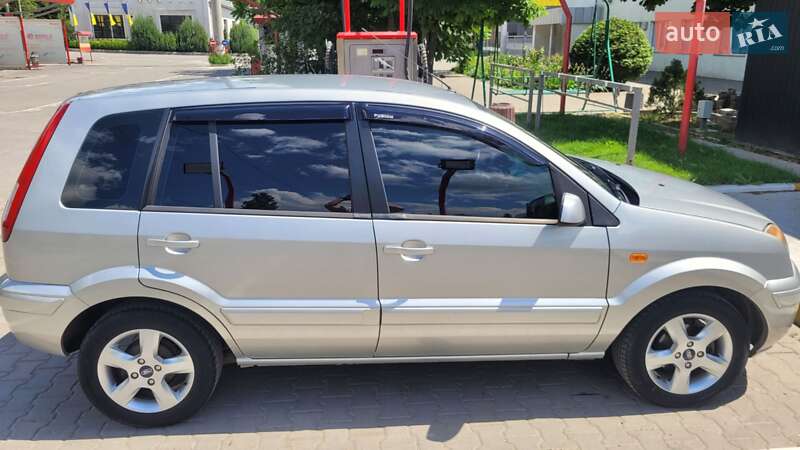 Хэтчбек Ford Fusion 2009 в Виннице