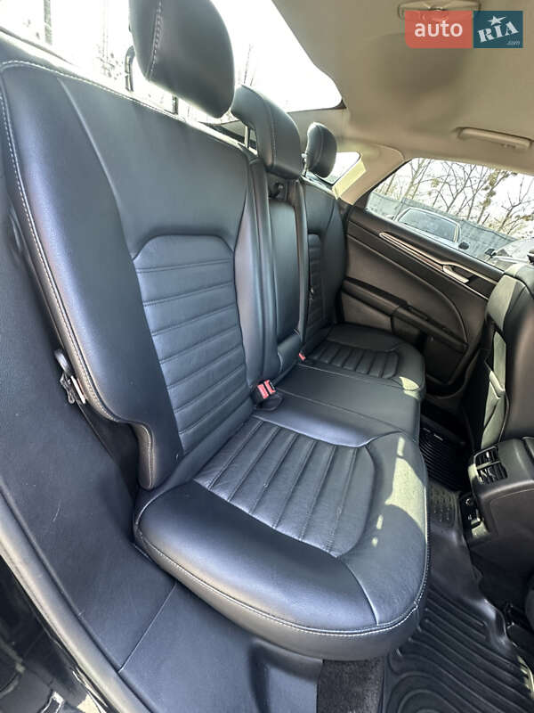 Седан Ford Fusion 2016 в Новой Водолаге
