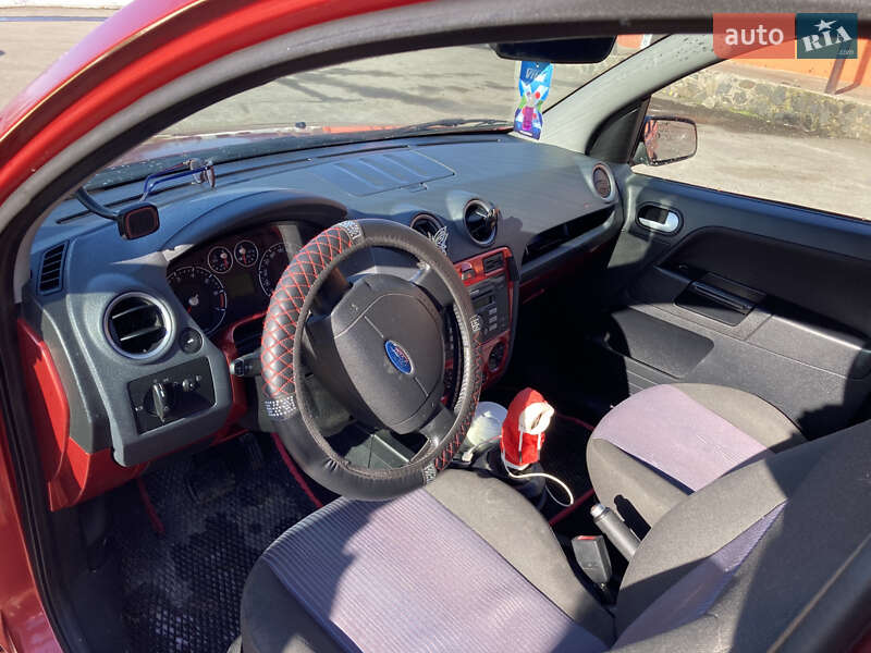 Хэтчбек Ford Fusion 2007 в Новоархангельске