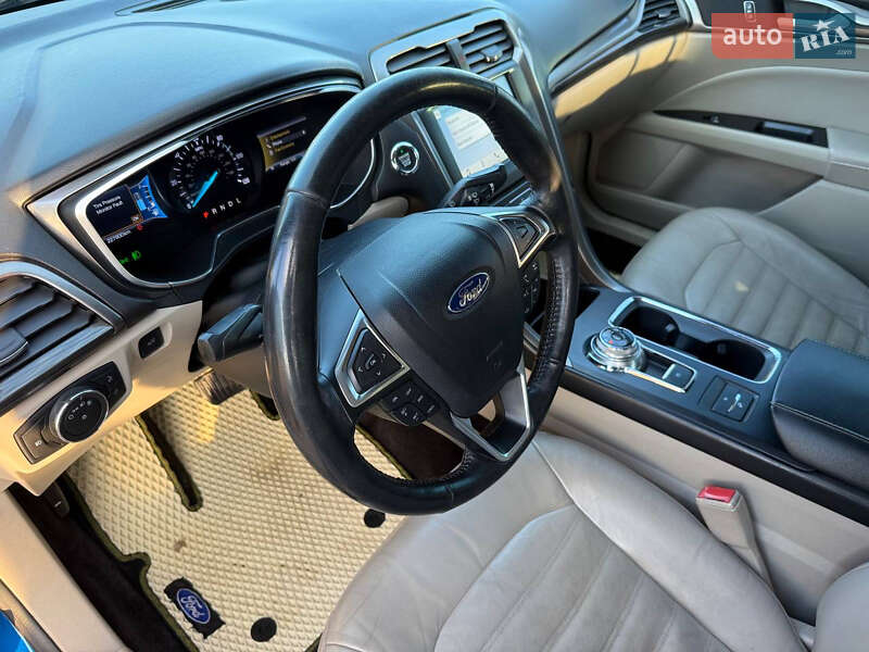 Седан Ford Fusion 2016 в Стрые