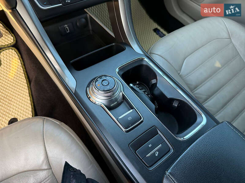 Седан Ford Fusion 2016 в Стрые