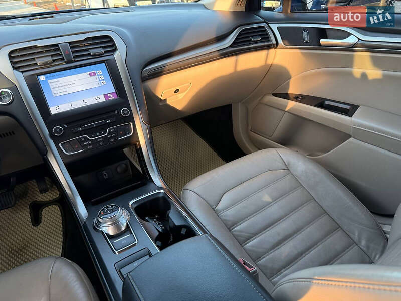 Седан Ford Fusion 2016 в Стрые