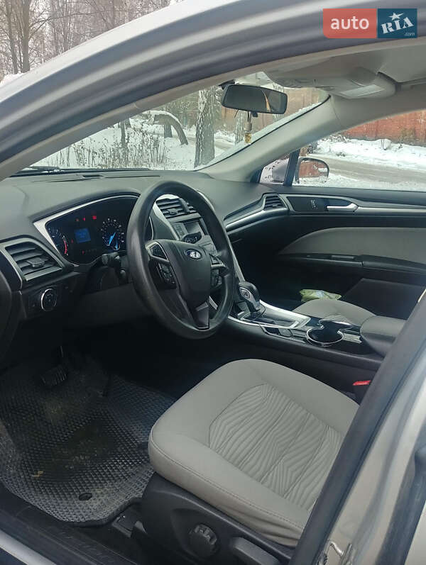 Седан Ford Fusion 2016 в Ровно