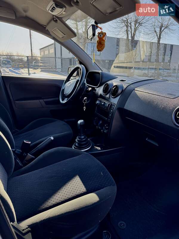 Хетчбек Ford Fusion 2005 в Білій Церкві