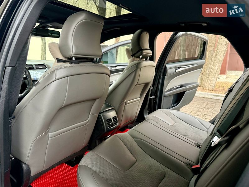 Седан Ford Fusion 2016 в Дніпрі