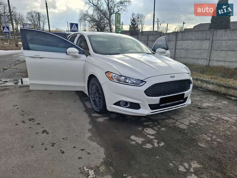 Седан Ford Fusion 2015 в Виннице