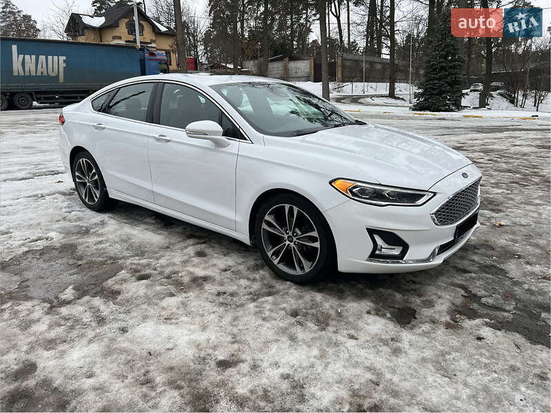 Седан Ford Fusion 2019 в Гостомеле