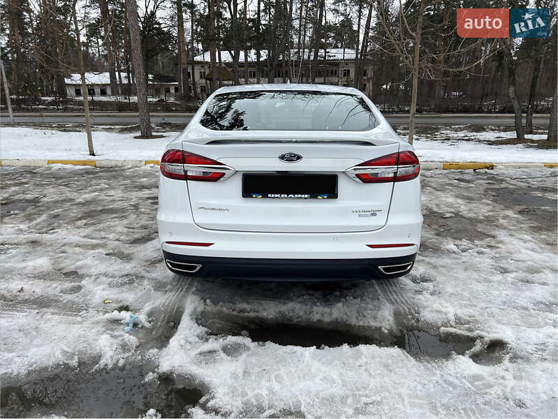 Седан Ford Fusion 2019 в Гостомеле