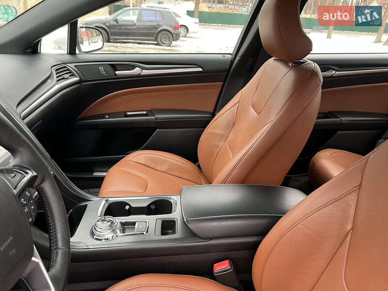 Седан Ford Fusion 2019 в Гостомеле