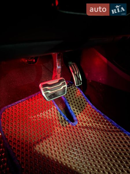 Седан Ford Fusion 2015 в Шостке