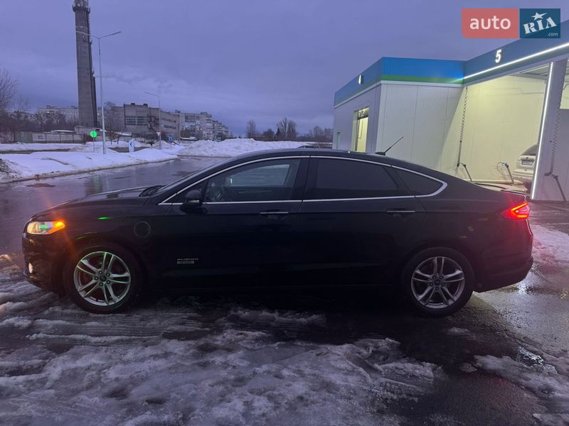 Седан Ford Fusion 2015 в Шостке