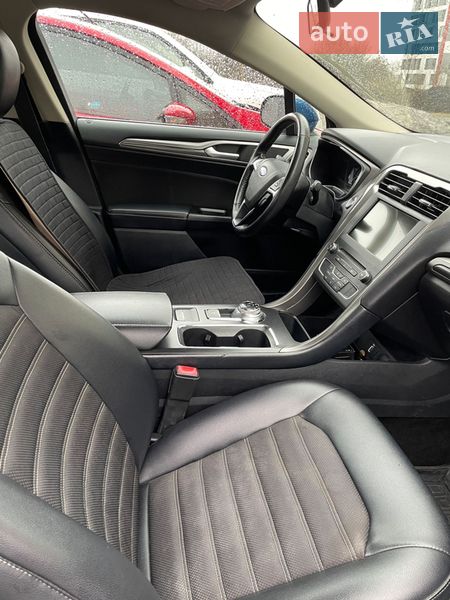 Седан Ford Fusion 2017 в Львове