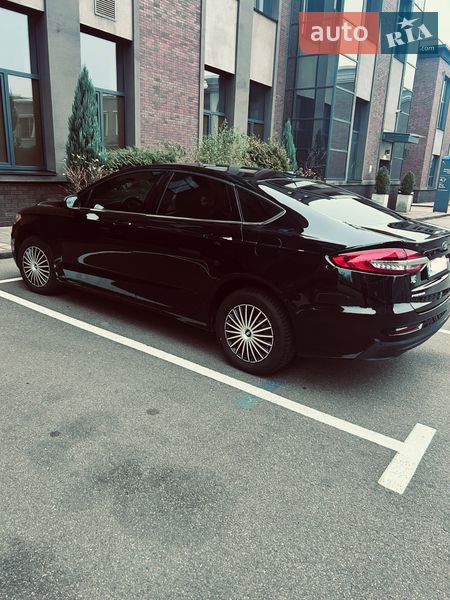 Седан Ford Fusion 2018 в Вышгороде