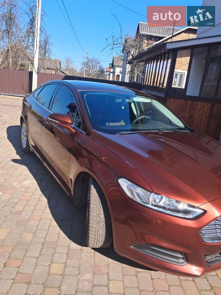Седан Ford Fusion 2016 в Жовкве