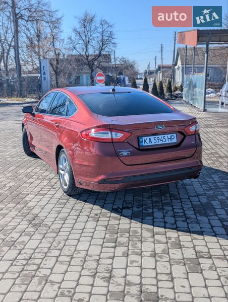 Седан Ford Fusion 2013 в Староконстантинове