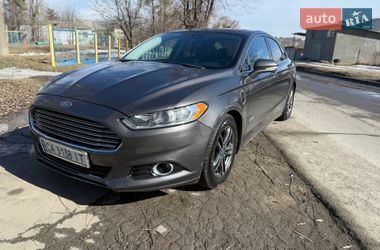 Седан Ford Fusion 2015 в Умані