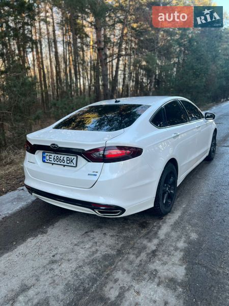 Седан Ford Fusion 2015 в Ровно