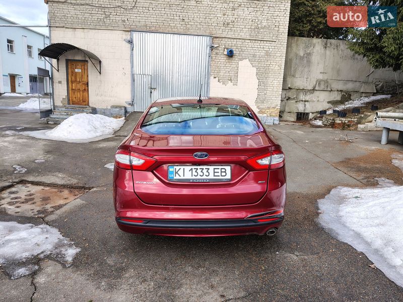 Седан Ford Fusion 2015 в Кодаках
